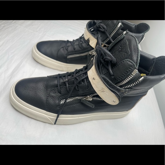 Worn Giuseppe black sneakers - Picture 4 of 5